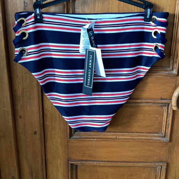 Meet your Posher, Jennifer - Picture 9 of 17